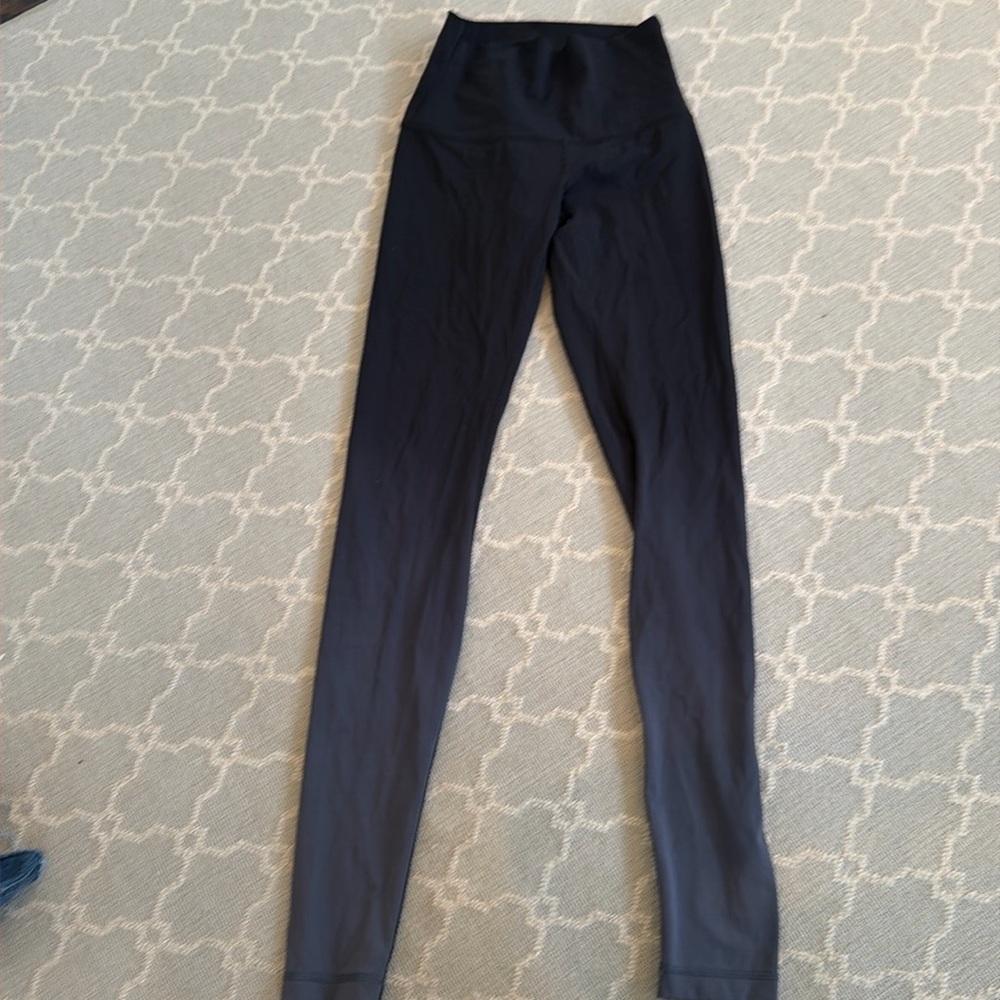 Lululemon high rise navy leggings with ombré lighter blue bottom